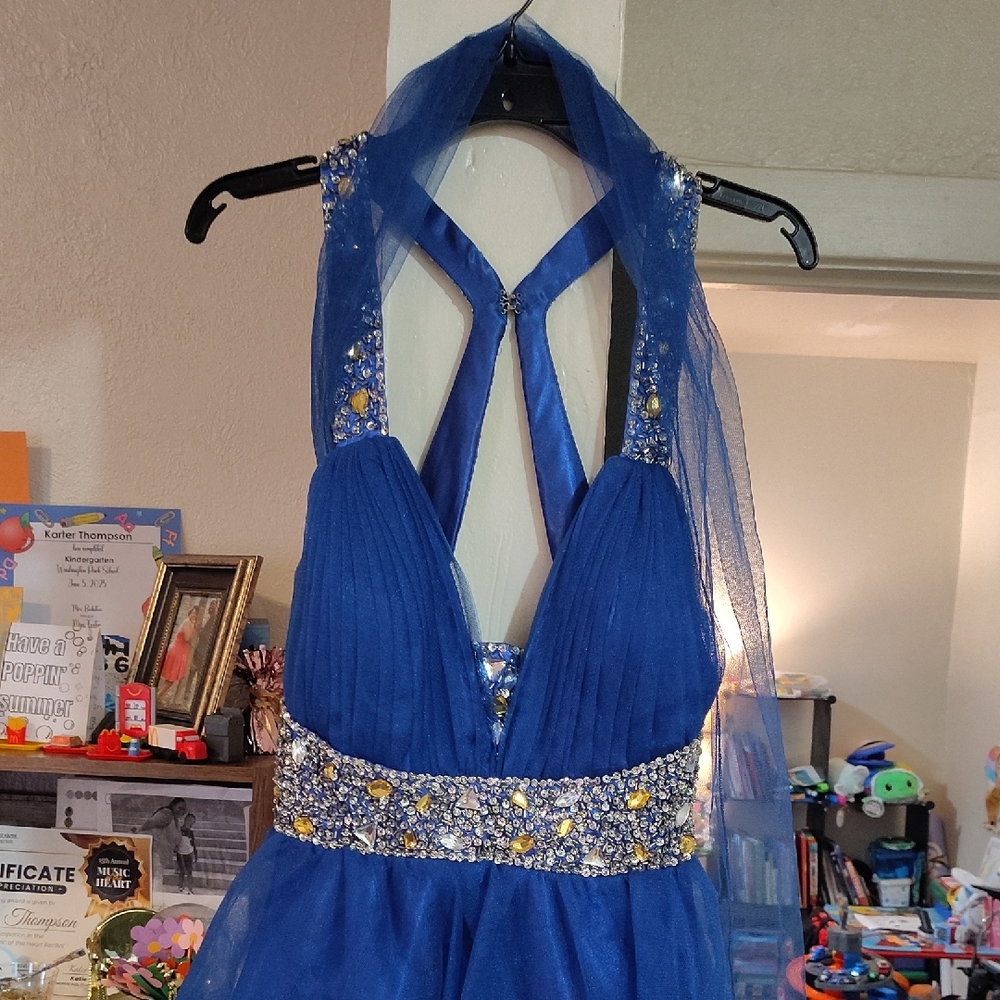 Elegant Blue Homecoming Dress with Embellished Details